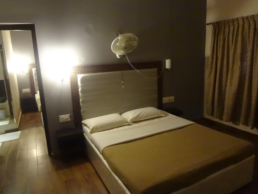 Hotel New Rajdarshan Madikeri Bilik gambar