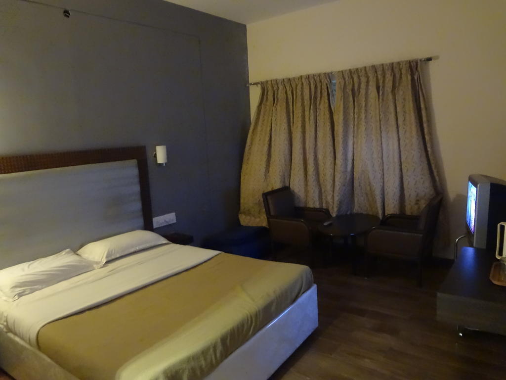 Hotel New Rajdarshan Madikeri Bilik gambar